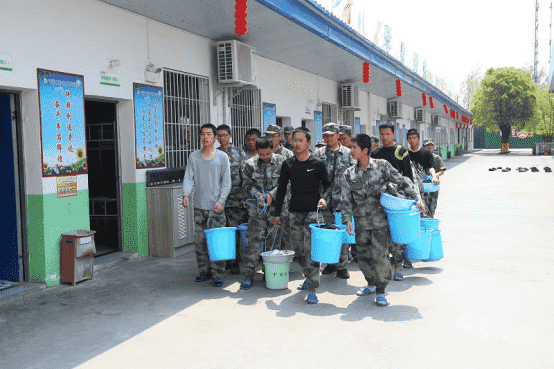 叛逆孩子管教學(xué)校解析青少年時期的快樂，究竟被誰偷走了(圖2)