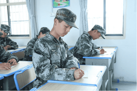 不良少年管教學(xué)校提醒要善于向孩子提問題(圖1) 不良少年管教學(xué)校提醒要善于向孩子提問題(圖1)