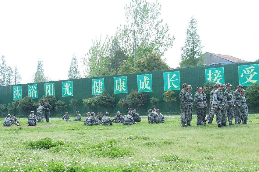 問題家庭教育容易讓孩子養(yǎng)成不良習慣